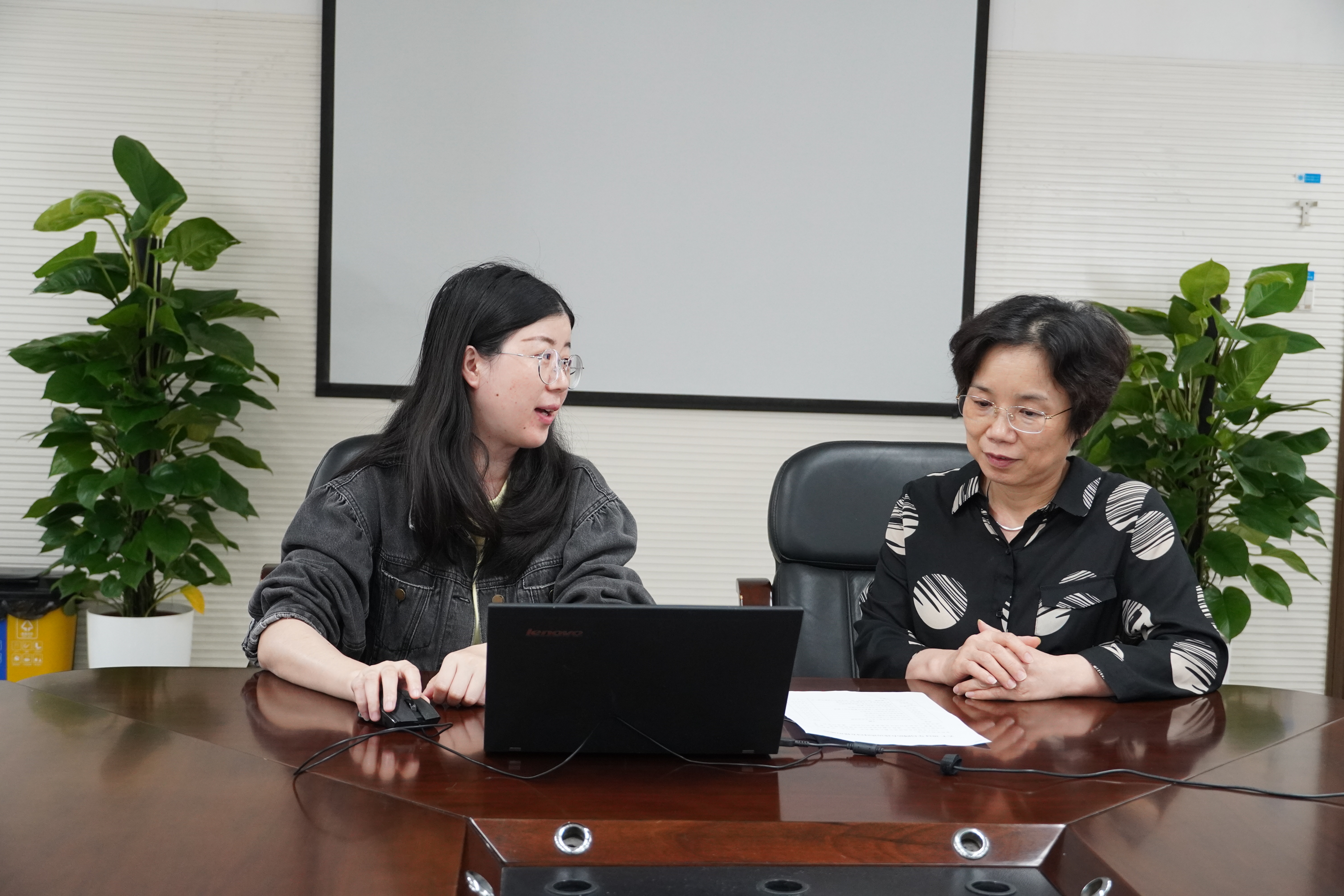 林红1.jpg